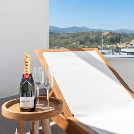 Sunny Terrace Penthouse Lejlighed *